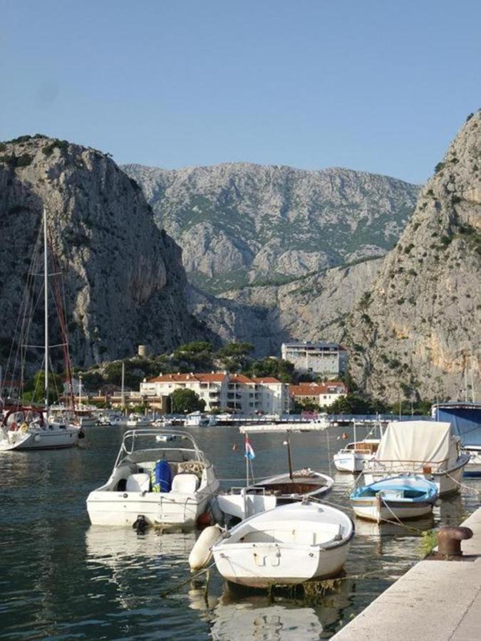 Villa Mama - Traditional Apartments In Omis, Free Parking Exterior foto
