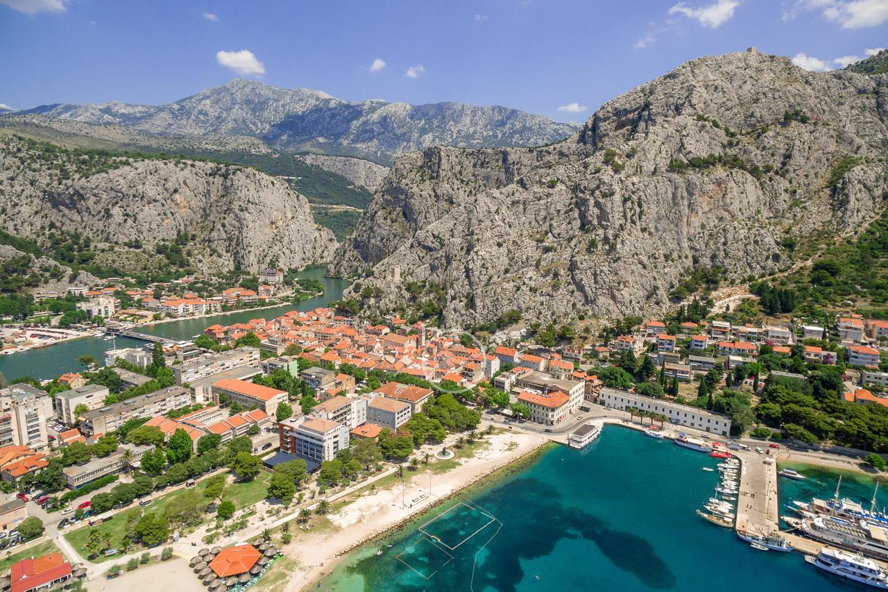 Villa Mama - Traditional Apartments In Omis, Free Parking Exterior foto