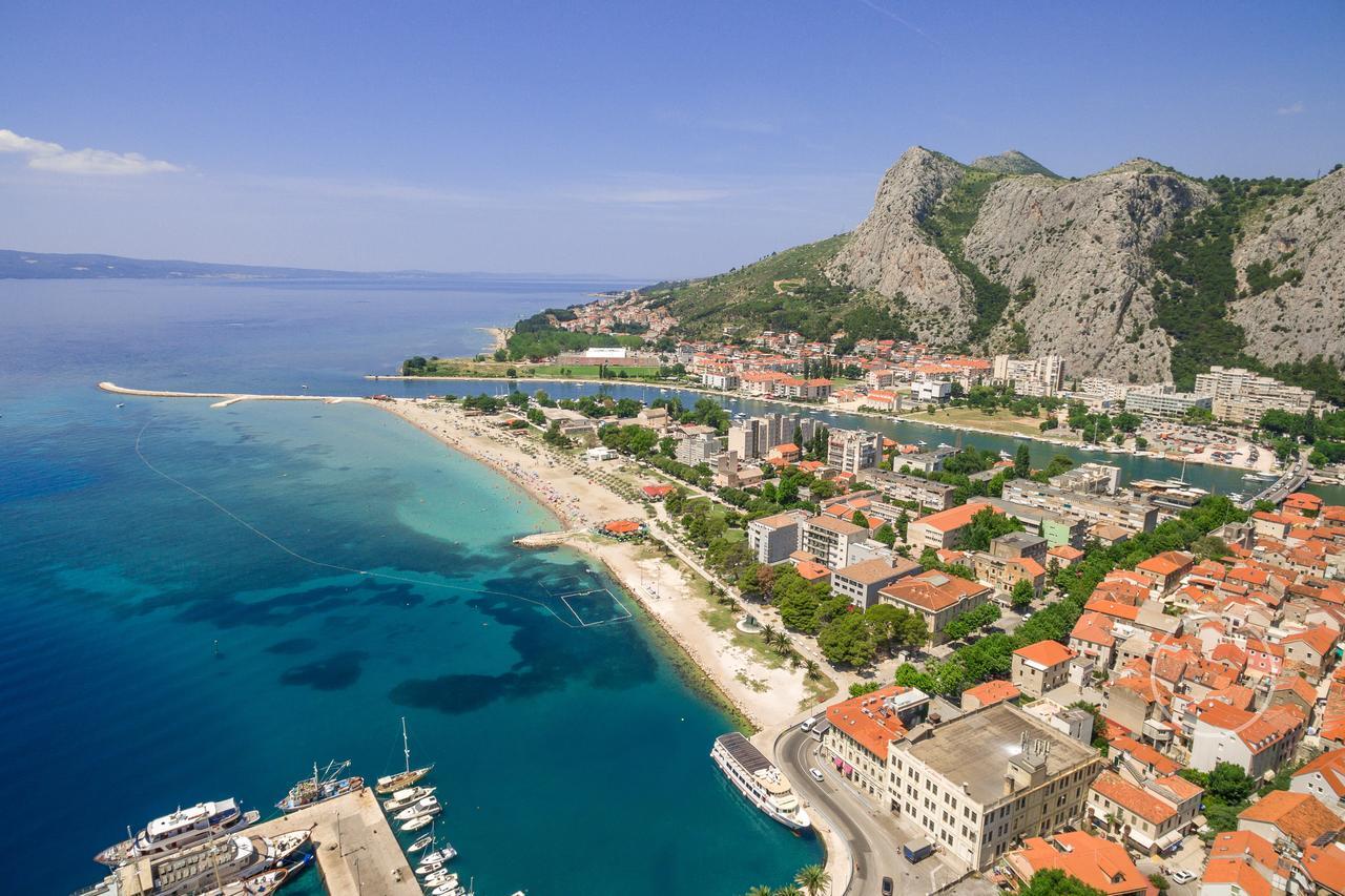 Villa Mama - Traditional Apartments In Omis, Free Parking Exterior foto