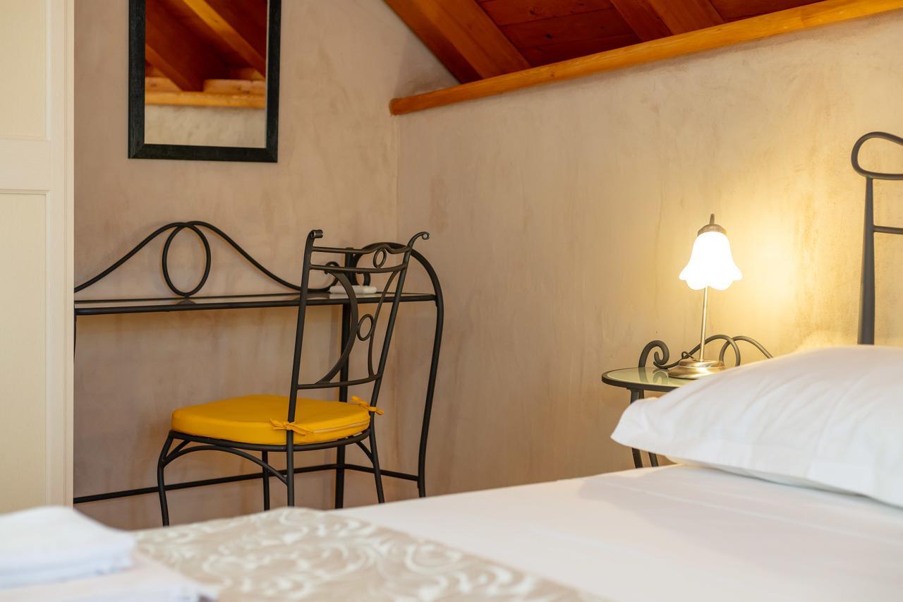 Villa Mama - Traditional Apartments In Omis, Free Parking Exterior foto